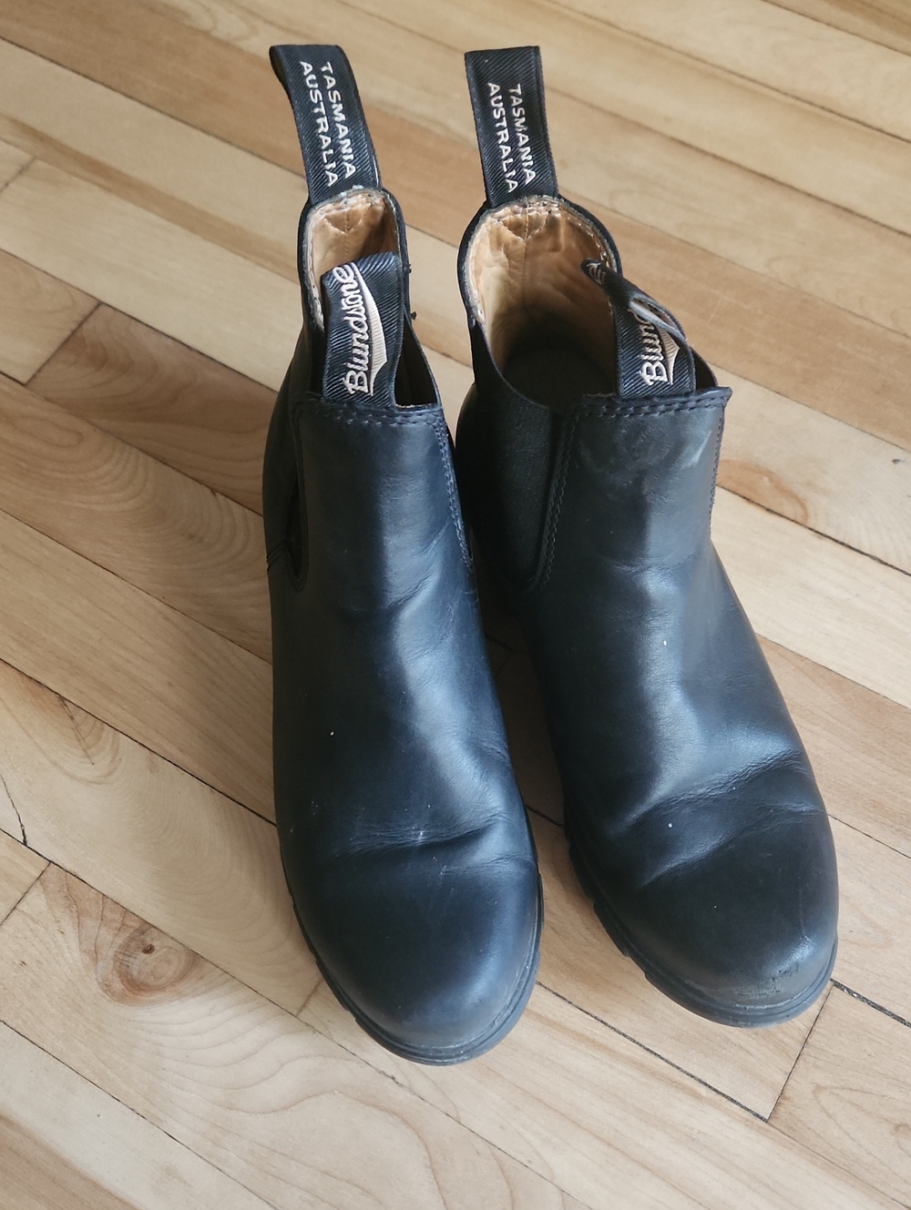 Blundstone Black Leather Chelsea Ankle Boots